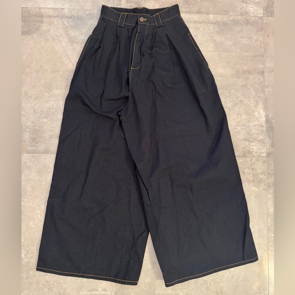 NWT! Farm Rio Pleated Wide-Leg Trousers | XXS - Picture 3 of 11